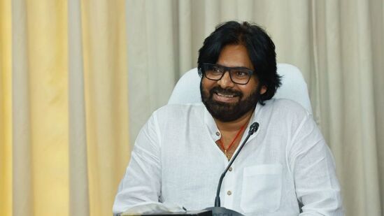 టికెట్ల ధరలు, థియేటర్లు సహా సినీ పరిశ్రమ ఎదుర్కొంటున్న సమస్యలను పవన్ కల్యాణ్‍కు నిర్మాతలు వివరించారు. ఏపీలో సినీ రంగం విస్తరణపై కూడా చర్చ సాగింది. జనసేన ఎమ్మెల్యే, ఏపీ సినిమాటోగ్రఫీ మంత్రి కందుల దుర్గేశ్ కూడా ఈ భేటీలో ఉన్నారు.