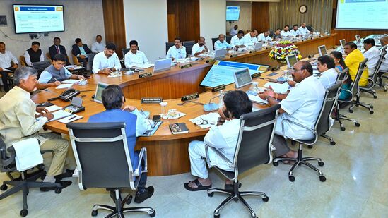 ముఖ్యమంత్రి చంద్రబాబు అధ్యక్షతన ఎన్డీఏ ప్రభుత్వ తొలి క్యాబినెట్ సమావేశం