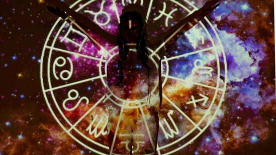 Pamara yoga: ఈ పామర యోగం వల్ల మీ ప్రయత్నాలకు ఆటంకం కలుగుతుంది. భాగ్యాధిపతి బలహీనంగా ఉన్న సమయంలో ఈ పామర యోగం దాడి చేస్తుంది Pamara yoga: ఈ పామర యోగం వల్ల మీ ప్రయత్నాలకు ఆటంకం కలుగుతుంది. భాగ్యాధిపతి బలహీనంగా ఉన్న సమయంలో ఈ పామర యోగం దాడి చేస్తుంది