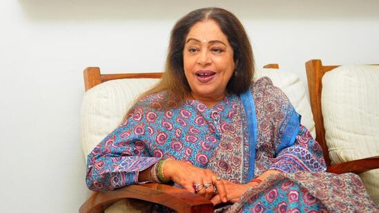 సీనియర్ నటి కిరణ్ ఖేర్ 2019 లో మల్టిపుల్ మైలోమా, రొమ్ము క్యాన్సర్తో బాధపడ్డారు. మాస్టెక్టమీ చేయించుకున్న తరువాత, ఆమె ఈ ఆరోగ్య సవాళ్లను విజయవంతంగా అధిగమించి, ఇప్పుడు కేన్సర్ రహితంగా ఉన్నారు.