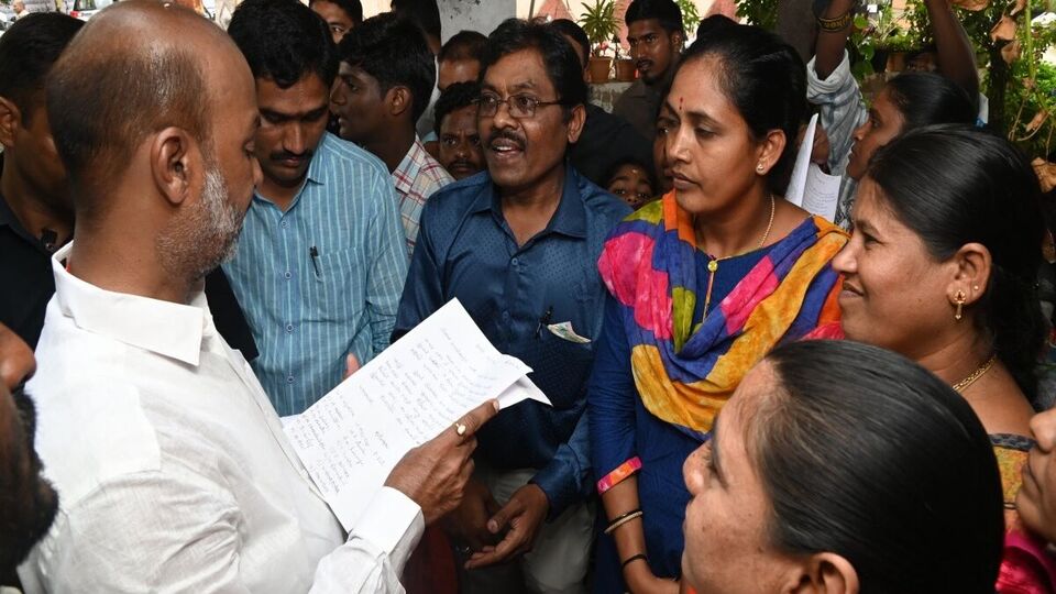 Bandi Sanjay : బీఆర్ఎస్ బాటలోనే కాంగ్రెస్ ప్రభుత్వం, బీజేపీ ఎమ్మెల్యేలపై వివక్ష - బండి సంజయ్