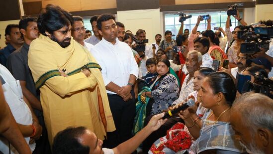 ఇది కరప్షన్ గవర్నమెంట్ కాదు, కరెక్షన్ గవర్నమెంట్ అని పవన్ కల్యాణ్ అన్నారు. గత ప్రభుత్వం చేసిన తప్పిదాలను సరిచేస్తాం, సరైన పనులు అందిస్తామన్నారు.&nbsp;