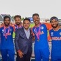 తుఫానులో చిక్కుకు పోయిన ఇండియన్ ప్లేయర్స్.. వరల్డ్ కప్ హీరోలు వచ్చేది ఆ రోజే..