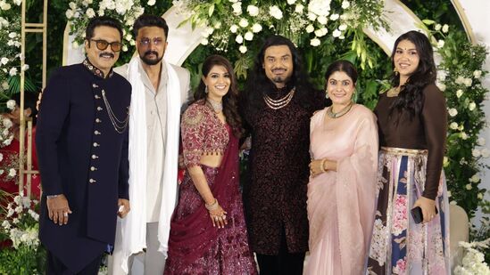Varalakshmi Sarath Kumar Wedding: నవ దంపతులతో కన్నడ సూపర్ స్టార్ కిచ్చా సుదీప్