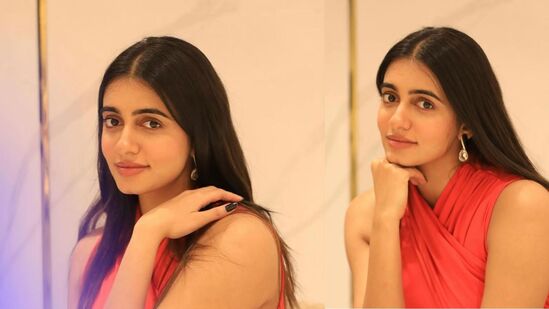 బ‌బుల్‌గ‌మ్ మూవీతో టాలీవుడ్‌లోకి ఎంట్రీ ఇచ్చింది మాన‌స చౌద‌రి. ఈ బోల్డ్ మూవీలో గ్లామ‌ర్ రోల్‌తో ప్రేక్ష‌కుల‌ను మెప్పించింది.&nbsp;
