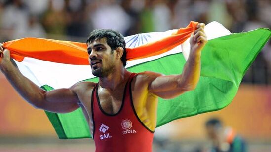 India at Olympics: ఇక అదే బీజింగ్ ఒలింపిక్స్ లో రెజ్లింగ్ లో సుశీల్ కుమార్, యోగేశ్వర్ దత్ బ్రాంజ్ మెడల్స్ గెలిచారు. ఆ తర్వాత లండన్ ఒలింపిక్స్ లోనూ సుశీల్ సిల్వర్ మెడల్ గెలిచి వరుస గేమ్స్ లో మెడల్స్ గెలిచిన తొలి ఇండియన్ అథ్లెట్ గా నిలిచాడు.
