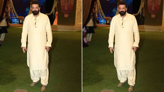 సంజు బాబా అలియాస్ సంజయ్ దత్ తెల్లటి కుర్తా పైజామాలో హూందాగా కనిపించాడు. సంజు బాబా అలియాస్ సంజయ్ దత్ తెల్లటి కుర్తా పైజామాలో హూందాగా కనిపించాడు. 