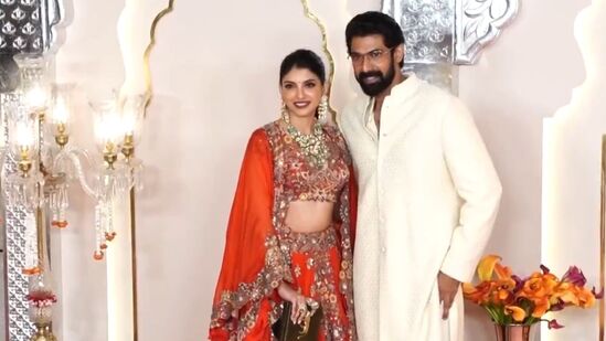 టాలీవుడ్ హల్క్, హీరో దగ్గుబాటి రానా తన భార్య మిహికాతో కలిసి అనంత్ అంబానీ - రాధికా మెర్చంట్ వివాహ వేడుకలో పాల్గొన్నారు.&nbsp;