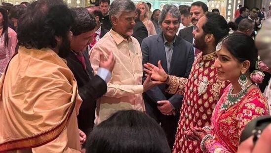సీఎం చంద్రబాబు, డిప్యూటీ సీఎం పవన్ కల్యాణ్ తో నూతన దంపతులు అనంత్-రాధికా మర్చంట్&nbsp;