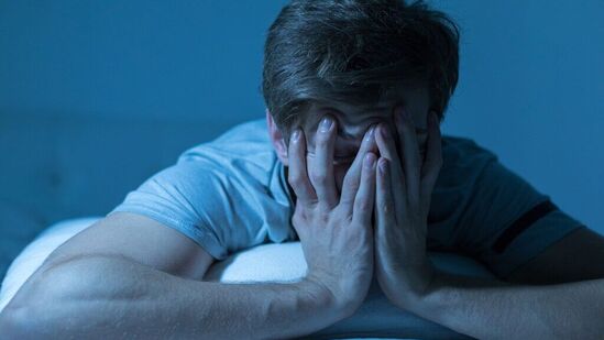 నేటి ప్రపంచంలో చాలా మందికి వివిధ కారణాల వల్ల &nbsp;నిద్ర సమస్య ఉంటోంది .ఇది ఒక వ్యాధి అని అనుకుంటారు. లేదా సరైన వాతావరణం లేని కారణంగా నిద్రపోకపోవచ్చుఅనుకుంటాం. అయితే తాజాగా ఈ అధ్యయనంలో ఒక ఆశ్చర్యకరమైన విషయం బయటపడింది. &nbsp;