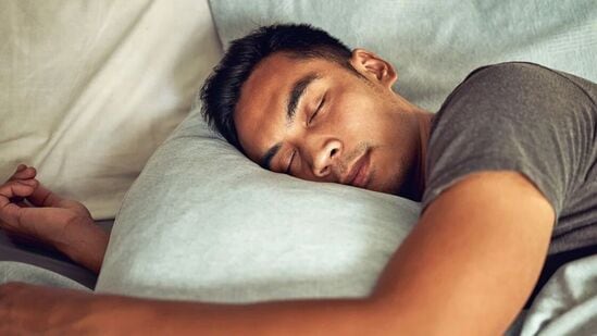 ఆదాయం తక్కువగా ఉన్నా కూడా దానికి తగ్గట్లు కొంచెం పొదుపు చేయగలిగితే నిద్ర నాణ్యత మెరుగుపడుతుందని పరిశోధకులు గమనించారు. కాబట్టి వీలైనంత కొద్ది మొత్తాన్ని పొదుపు చేయాలని వారు సూచిస్తున్నారు. ఇది సామాజిక ఆందోళన స్థాయిని తగ్గిస్తుంది. &nbsp;&nbsp;