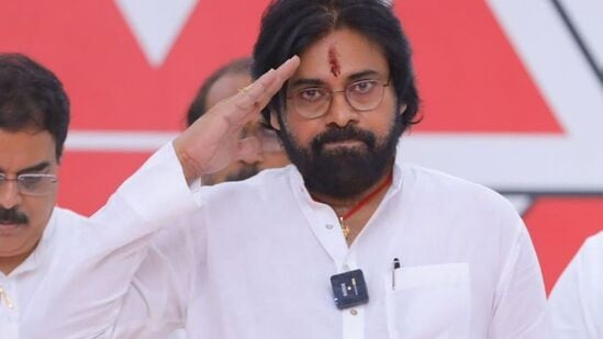 ప్రతి నియోజకవర్గం నుంచి 50 మంది వాలంటీర్లతో నమోదు ప్రక్రియ చేపడుతున్నట్లు జనసేన ప్రకటించింది. &nbsp;వెయ్యి మంది క్రియాశీలక సభ్యులతో మొదలైన పార్టీ ప్రస్థానం నేడు 6.47 లక్షల మంది క్రియాశీల సభ్యులతో కొనసాగుతోందని తెలిపింది.&nbsp;