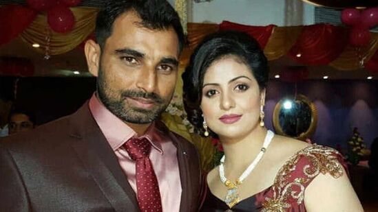 భారత పేసర్ మహ్మద్ షమీ 2014లో హసీన్ జాన్ ను వివాహం చేసుకున్నాడు. కానీ నాలుగేళ్ల తర్వాత అతనికి విడాకులు ఇచ్చారు. షమీపై హసీన్ అక్రమ సంబంధం, గృహహింస ఆరోపణలు చేసింది. ఈ కేసు ఇంకా కోర్టులోనే ఉంది.