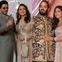 <p>Anant Ambani Wedding Gifts: దేశంలోనే అత్యంత ఖరీదైన పెళ్లికి వెళ్లిన అతిథులు కూడా అంతే ఖరీదైన బహుమతులు ఇవ్వడం విశేషం. ముఖ్యంగా బాలీవుడ్ స్టార్లయితే ఊహకందని రీతిలో ఎంతో ఖరీదైన గిఫ్ట్స్ ఇచ్చినట్లు వార్తలు వస్తున్నాయి.</p>
