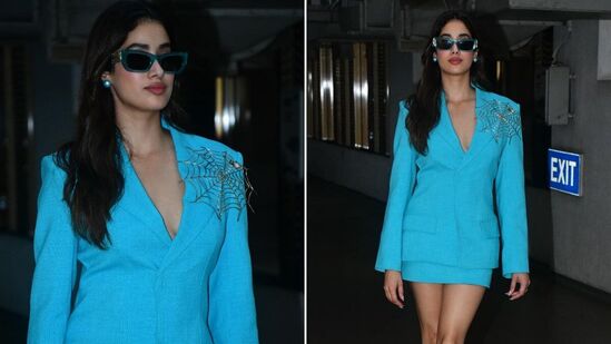 Janhvi Kapoor Mini Skirt: దేవర మూవీలో నటిస్తున్న బాలీవుడ్ బ్యూటీ జాన్వీ కపూర్ తాజాగా ఇలా సీ బ్లూ కలర్ మినీ స్కర్ట్ లో హొయలు పోయింది. ఈ ఫొటోల్లో ఆమె అందానికి ఎవరైనా ఫిదా అవ్వాల్సిందే.