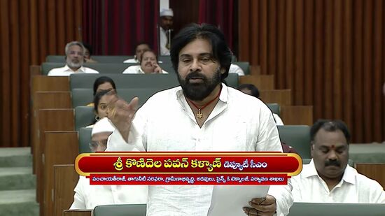 పంచాయితీ నిధుల మళ్లింపుపై  మాట్లాడుతున్న పవన్ కళ్యాణ్