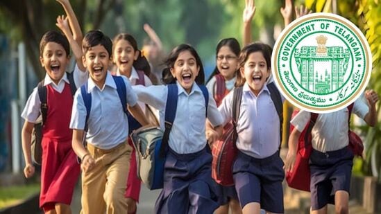 <p>బోనాలు సందర్భంగా తెలంగాణ ప్రభుత్వం సోమవారం పబ్లిక్ హాలిడేగా ప్రకటించింది. సోమవారం స్కూళ్లు, కాలేజీలతో పాటు ప్రభుత్వ కార్యాలయాలకు సెలవు ప్రకటించారు.&nbsp;</p>