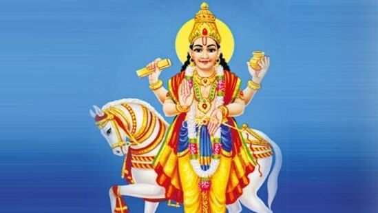 జులై 31న శుక్రుడు సింహ రాశిలోకి ప్రవేశిస్తాడు. శుక్రుడి సంచారం కారణంగా ఏ రాశి వారు బంగారంలా ప్రకాశించబోతున్నారో, ఏ రాశి వారికి మంచి చేకూరనుందో తెలుసుకోండి.
