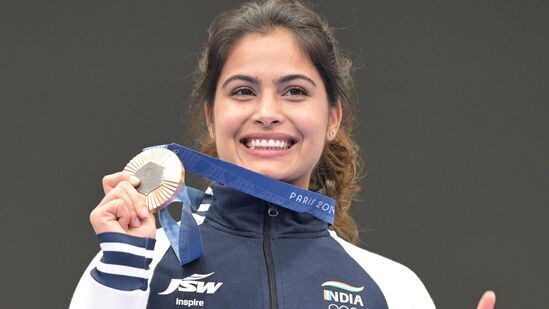 Manu Bhaker Net Worth: అయితే ఒలింపిక్స్ లో మను బాకర్ మెడల్ గెలవగా.. దీనికోసం ఆమె శిక్షణకే కేంద్ర ప్రభుత్వం రూ.2 కోట్లు ఖర్చు చేసినట్లు క్రీడల మంత్రి మన్సుఖ్ మాండవీయ వెల్లడించారు.