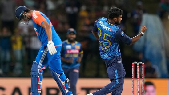 IND vs SL 3rd T20: తడబడిన భారత్.. తక్కువ స్కోరుకే పరిమితం.. సంజూకు వరుసగా రెండో డక్