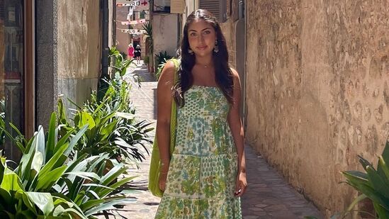 Madhavi Daughters: మాధవి, రాల్ఫ్ దంపతులకు ముగ్గురు కూతుళ్లే జన్మించారు. టిఫానీ గౌరికా, ప్రిస్కిల్లా అర్బానా, ఎవెలిన్ దివ్య అనే పేర్లు పెట్టారు.