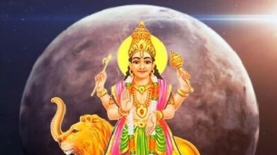 బుధుడు కూడా ఇప్పటికే సింహ రాశిలో సంచరిస్తున్నాడు. &nbsp;ఆగస్టు 21 వరకు బుధుడు సింహ రాశిలో ఉంటాడు. మరుసటి రోజు అది కర్కాటక రాశిలోకి ప్రవేశిస్తాడు. బుధ, శుక్ర గ్రహాల కలయిక వల్ల సింహరాశిలో లక్ష్మీనయరణ యోగం ఏర్పడుతుంది.