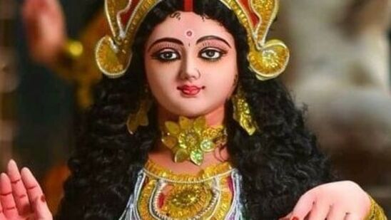 శుక్రదేవుడిని బలంగా మార్చడానికి&nbsp;21&nbsp;శుక్రవారాలు ఉపవాసం ఉండాలి. లక్ష్మీదేవిని పూజించాలి.&nbsp;