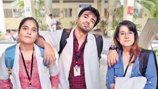 Best Web Series: ప్రైమ్ వీడియో, మినీటీవీలో ఉన్న ఆపరేషన్ ఎంబీబీఎస్ వెబ్ సిరీస్ యూత్ కు ఎంతగానో నచ్చే కామెడీ సిరీస్