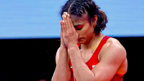 Vinesh Phogat: పతకం ఖాయం చేసుకున్న వినేశ్ ఫొగాట్.. అద్భుత ప్రదర్శనతో ఫైనల్ చేరి చరిత్ర సృష్టించిన భారత రెజ్లర్