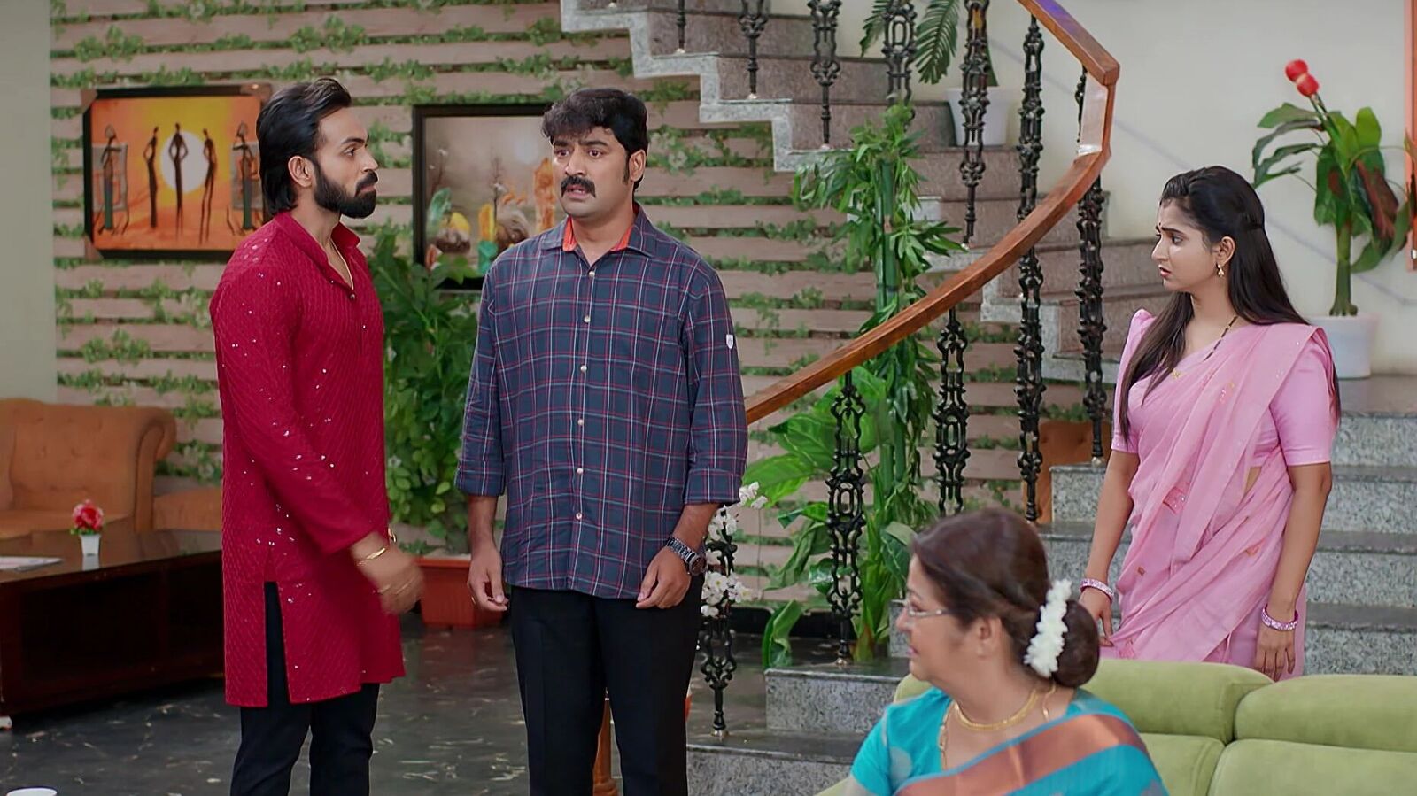 Brahmamudi August 13th Episode:బ్ర‌హ్మ‌ముడి - అప్పును ఇంట్లోకి రానివ్వ‌న‌న్న ధాన్యల‌క్ష్మి - రాజ్‌కు ఎదురుతిరిగిన కావ్య‌