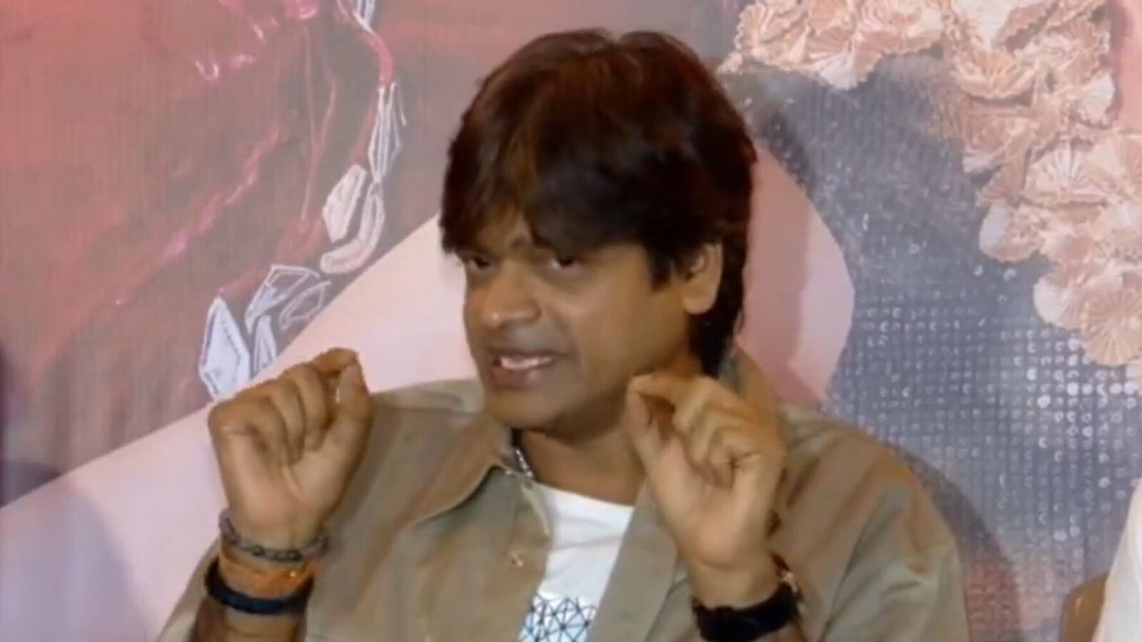 Harish Shankar: ‘కొత్తగా ఏముంది’: మిస్టర్ బచ్చన్‍కు మిక్స్డ్ టాక్‍పై స్పందించిన హరీశ్ శంకర్.. ఓ వైరల్ ఫొటోపై క్లారిటీ