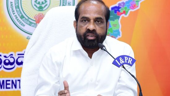 వైద్య ఆరోగ్యశాఖ మంత్రి సత్యకుమార్‌తో ఏపీ నెట్‌వర్క్‌ ఆస్పత్రుల సంఘం నేతలు శనివారం చర్చలు జరిపారు. తమ సమస్యపై మంత్రి సానుకూలంగా స్పందించారని నెట్ వర్క్ ఆసుపత్రుల సంఘం అధ్యక్షుడు విజయ్‌ కుమార్ తెలిపారు.&nbsp;