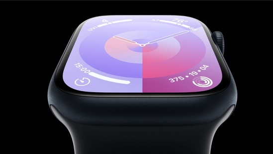 Apple Watch సిరీస్ 10: ఈ ఏడాది ఆపిల్ 10వ తరం స్మార్ట్ వాచ్ ను లాంచ్ చేయనున్నారు. ఈ సిరీస్ 10 ఆపిల్ వాచ్ ఇంకా స్లిమ్ గా ఉంటుందని భావిస్తున్నారు. రాబోయే వాచ్ లో రక్తపోటు, స్లీప్ అప్నియా ట్రాకింగ్ కోసం కొత్త సెన్సార్ ఉండవచ్చని తెలుస్తోంది.