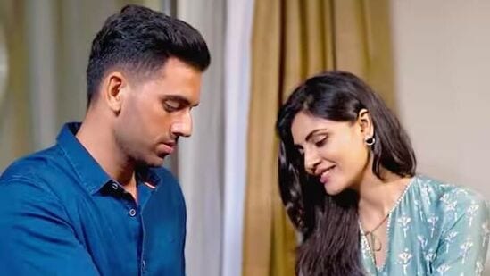 Cricketers Raksha Bandhan: పేస్ బౌలర్ దీపక్ చహర్ తన సోదరి రాఖీ కడుతున్న ఫొటోను షేర్ చేసుకున్నాడు.