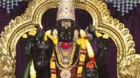 దీపావళి తరువాత శనీశ్వరుడు మార్పు అనేక రాశుల వారి జీవితాలను మారుస్తుంది. &nbsp;శని ఇప్పుడు తిరోగమనంలో ఉన్నాడు.