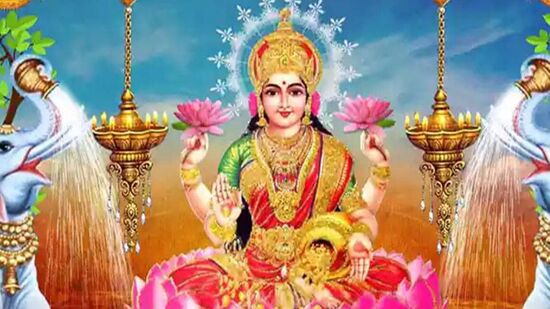 కొన్ని పనులు చేయకూడని సమయంలో చేయడం ద్వారా ఇంట్లో నెగెటివ్ ఎనర్జీ పెరుగుతుంది. &nbsp;కాబట్టి మీ ఇంట్లో పాజిటివ్ ఎనర్జీని పెంచుకోవడానికి, సంతోషకరమైన వాతావరణాన్ని కొనసాగించడానికి, సాయంత్రం కొన్ని పనులు చేయకుండా ఉండాలి. సాయంత్రం పూ &nbsp;మీరు చేయకూడని 5 పనులు ఇక్కడ ఉన్నాయి. &nbsp;
