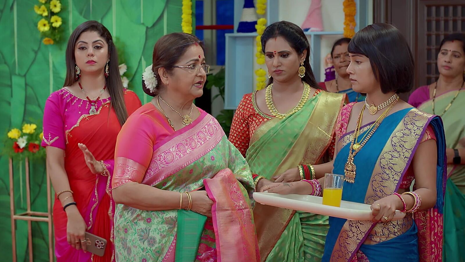 Brahmamudi August 24th Episode: అప్పును అవ‌మానించిన ధాన్య‌ల‌క్ష్మి - కావ్య క‌న్నీళ్లు - ఒక్క‌టైన అక్కాచెల్లెళ్లు