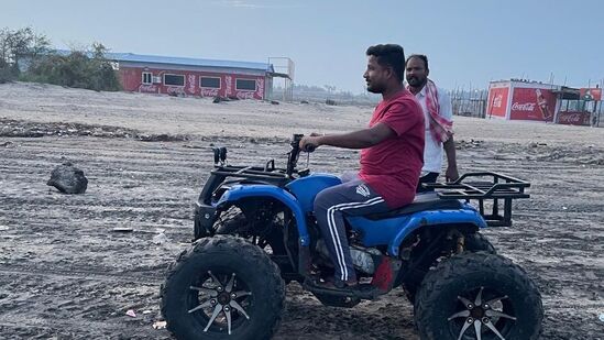 అంతర్వేది రాజోలుకు సమీపంలో ఉంటుంది. అంతర్వేది ఇక్కడ ఫేమస్. బీచ్ సమీపంలోనే లైట్ హౌజ్ ఉంటుంది. దాని పైనుంచి చూస్తే.. అంతర్వేది అందాలు కనిపిస్తాయి. బీచ్‌లో మినీ రైడింగ్ వెహికిల్స్ అందుబాటులో ఉంటాయి. వాటిపై రైడింగ్ చేస్తే.. ఆ కిక్కే వేరు.&nbsp;