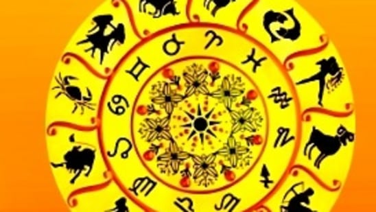కుజుడు ఆత్మవిశ్వాసం, ధైర్యసాహసాలు, పట్టుదల, బలానికి మూలం. 45 రోజులకు ఒకసారి తన స్థానాన్ని మార్చగలడు. కుజుడు సంచారం అన్ని రాశులపై భారీ ప్రభావాన్ని చూపుతుంది.