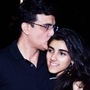 Sourav Ganguly Daughter: సౌరవ్ గంగూలీకి 22 ఏళ్ల కూతురు సనా గంగూలీ ఉన్న విషయం తెలుసా? ఈ మధ్యే కోల్కతా డాక్టర్ రేప్ ఘటన నేపథ్యంలో ఒక్క ఘటనతో వెస్ట్ బెంగాల్, ఇండియా మహిళలకు సురక్షితం కాదు అని వివాదాస్పద కామెంట్స్ గంగూలీ చేసిన నేపథ్యంలో అతని కూతురు ప్రముఖంగా వార్తల్లో నిలుస్తోంది. ఓ కూతురికి తండ్రిగా ఈ ఘటనను తనను షాక్ కు గురి చేసిందని కూడా గంగూలీ అప్పట్లో అన్నాడు. <p>Sourav Ganguly Daughter: సౌరవ్ గంగూలీకి 22 ఏళ్ల కూతురు సనా గంగూలీ ఉన్న విషయం తెలుసా? ఈ మధ్యే కోల్కతా డాక్టర్ రేప్ ఘటన నేపథ్యంలో ఒక్క ఘటనతో వెస్ట్ బెంగాల్, ఇండియా మహిళలకు సురక్షితం కాదు అని వివాదాస్పద కామెంట్స్ గంగూలీ చేసిన నేపథ్యంలో అతని కూతురు ప్రముఖంగా వార్తల్లో నిలుస్తోంది. ఓ కూతురికి తండ్రిగా ఈ ఘటనను తనను షాక్ కు గురి చేసిందని కూడా గంగూలీ అప్పట్లో అన్నాడు.</p>