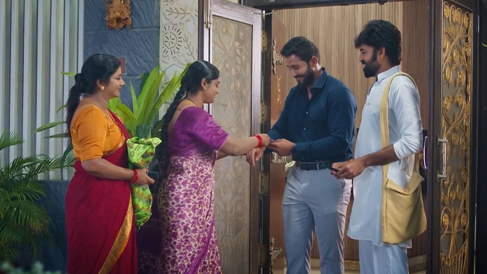 Karthika deepam august 29th episode: కాశీ చేతికి రాఖీ కట్టిన దీప, దాసు తల్లి పారిజాతమని తెలుసుకుని షాక్