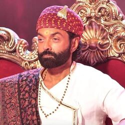 <p>ఆశ్రమ్ 4: యానిమల్ విలన్ బాబీ డియోల్ నటించిన వెబ్ సిరీస్ 'ఆశ్రమం 4' ఈ ఏడాది ఇంకా విడుదల కాలేదు. ఈ సిరీస్ విడుదల తేదీని ఇంకా ప్రకటించలేదు. అయితే భోపా స్వామి పాత్ర పోషిస్తున్న చందన్ రాయ్ సన్యాల్ 2024 మార్చిలో బాలీవుడ్ హంగామాకు ఇచ్చిన ఇంటర్వ్యూలో నాలుగో సీజన్ షూటింగ్ ఈ ఏడాది పూర్తయిందని చెప్పారు.</p>
