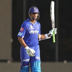 <p>Rahul Dravid: రాజస్థాన్ రాయల్స్ హెడ్ కోచ్ గా రాహుల్ ద్రవిడ్ నియమితులయ్యాడు. ఈ విషయాన్ని రాజస్థాన్ ఫ్రాంచైజీ శుక్రవారం అధికారికంగా ధృవీకరించింది. ఇండియన్ ప్రీమియర్ లీగ్ (ఐపీఎల్) రాబోయే ఎడిషన్ కోసం రాజస్థాన్ రాయల్స్ కొత్త హెడ్ కోచ్ గా రాహుల్ ద్రవిడ్ ను నియమించింది.</p>