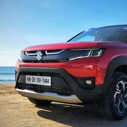 <p>ఆగస్టులో ఎస్​యూవీల అమ్మకాల్లో 32 శాతం వృద్ధితో మారుతీ సుజుకీ బ్రెజా అగ్రస్థానంలో నిలిచింది. కార్ల తయారీదారు ఈ ఎస్​యూవీ 19,190 యూనిట్లను విక్రయించింది, ఇది గత సంవత్సరం ఇదే నెలలో విక్రయించిన 14,572 యూనిట్లతో పోలిస్తే ఎక్కువ. అంతకుముందు నెలలో విక్రయించిన 14,676 యూనిట్లతో పోలిస్తే ఇది అధికం. మారుతీ సుజుకీ పోర్ట్ఫోలియోలోని ఇతర ఎస్​యూవీలతో పాటు గత నెలలో 1.80 లక్షలకు పైగా కార్ల అమ్మకాలను సాధించడానికి బ్రెజా సహాయపడింది.</p>