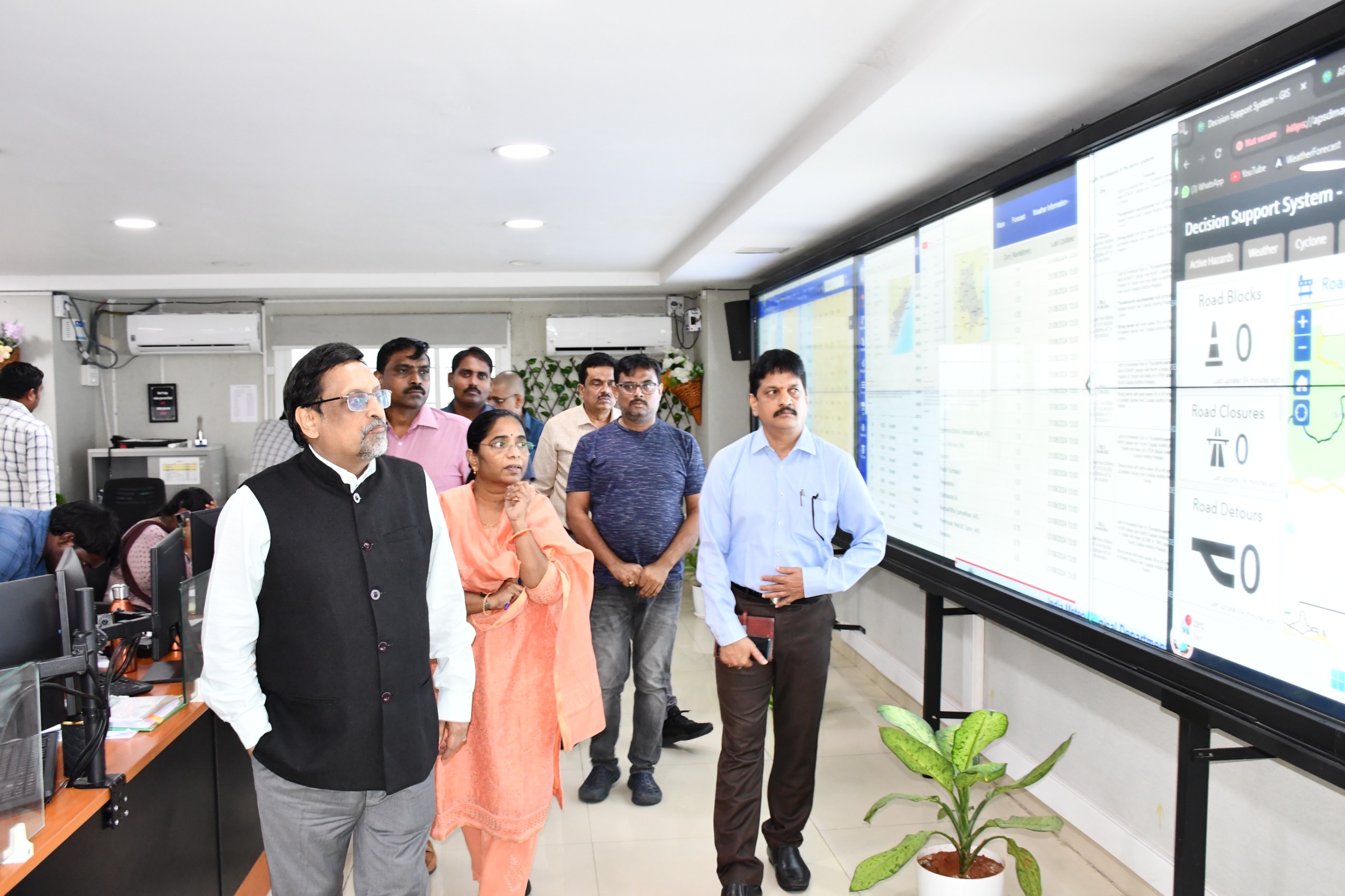 విపత్తు ముంచుకొస్తుందని తెలిసినా అధికారులు మేల్కొనలేకపోయారా?