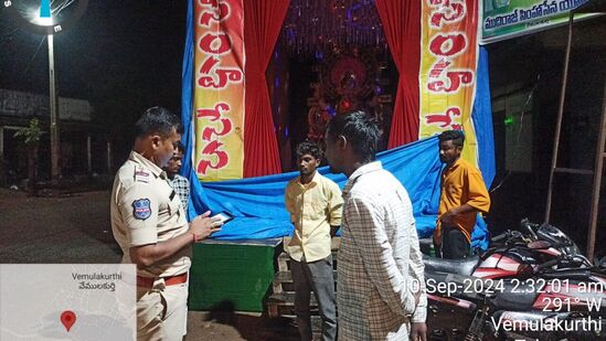 జగిత్యాల జిల్లాలో ఎలాంటి అవాంఛనీయ ఘటనలు జరగకుండా శాంతియుత వాతావరణంలో వినాయకుడి ఉత్సవాలు జరిగేలా ఆధునిక శాస్త్ర సాంకేతిక పరిజ్ఞానాన్ని వినియోగిస్తున్నారు.&nbsp;&nbsp;
