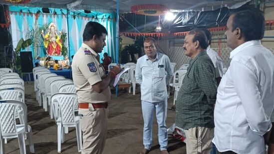 జగిత్యాల జిల్లాలో ఉన్న అన్ని పోలీస్ స్టేషన్‌ల పెట్రోలింగ్, బ్లూ కోట్స్ వాహనాలతో రాత్రి, పగలు గణేష్ మండపాలతో పాటు అన్ని ప్రాంతాలను పర్యవేక్షిస్తున్నామని ఎస్పీ వివరించారు.&nbsp;&nbsp;