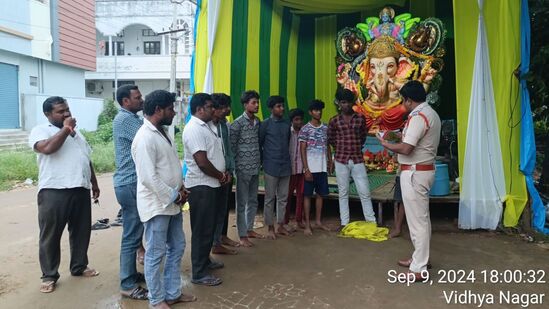 జిల్లాలో నవరాత్రుల సందర్బంగా ఎలాంటి ఘటనలు చోటు చేసుకోకుండా చర్యలు తీసుకోవడమే కాకుండా ప్రతి మండపం వద్ద విధిగా సీసీ కెమెరాలు అమర్చుకునే విధంగా మండపాల నిర్వాహకులలో అవగాహన కల్పించామని ఆయన అన్నారు.&nbsp;&nbsp;