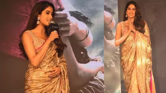 దేవర ట్రైలర్ లాంచ్ ఈవెంట్‍కు చీరకట్టులో హాజరయ్యారు జాన్వీ కపూర్. గోల్డ్ కలర్ శారీలో తళుక్కుమన్నారు. జూనియర్ ఎన్టీఆర్‌తో కలిసి నటించిన అనుభవాలను ఆమె పంచుకున్నారు.