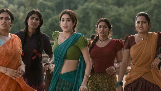 దేవర మూవీలో తంగం అనే పాత్ర చేశారు జాన్వీ కపూర్. పక్కా పల్లెటూరి అమ్మాయిగా లంగావోణీలో మరింత అందంగా కనిపించారు. దేవర మూవీకి కొరటాల శివ దర్శకత్వం వహించారు. ట్రైలర్‌కు పాజిటివ్ రెస్పాన్స్ వచ్చింది. ఈ చిత్రం సెప్టెంబర్ 27న తెలుగు, హిందీ, తమిళం, కన్నడ, మలయాళం భాషల్లో విడుదల కానుంది.&nbsp;
